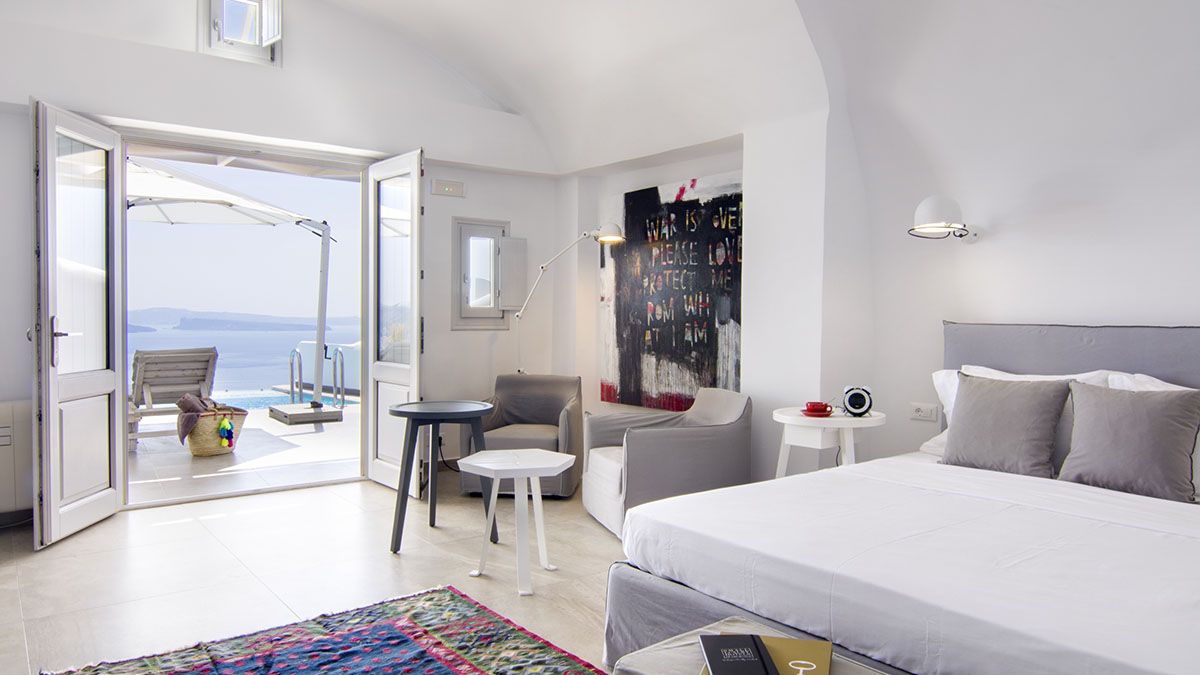 Grand Suite with Private Heated Pool & Caldera View